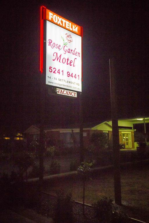 Rose Garden Motel Джилонг Екстериор снимка