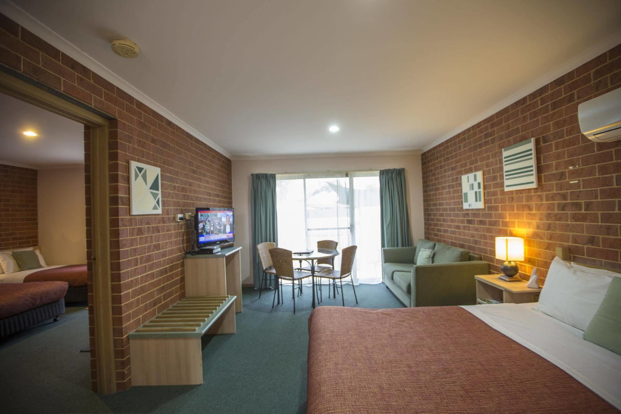 Rose Garden Motel Джилонг Екстериор снимка