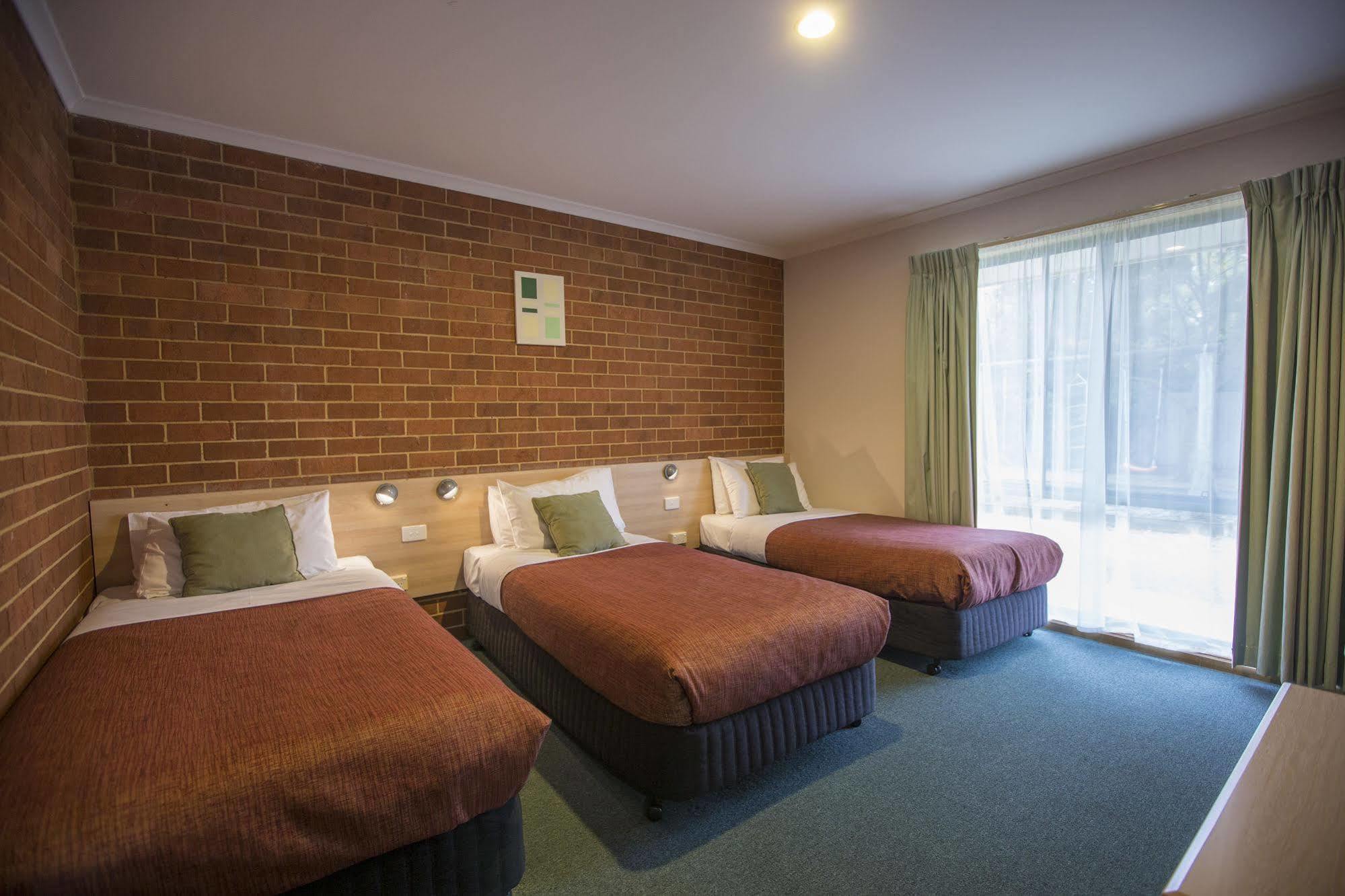 Rose Garden Motel Джилонг Екстериор снимка